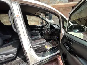 Toyota Noah Si WXB / PEARL 2020