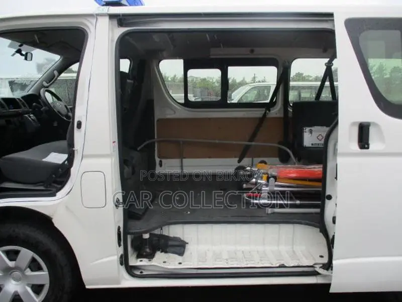 Toyota Hiace Ambulance Dual AC 2020