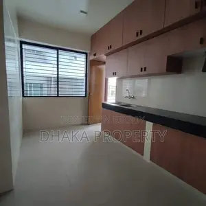 2700-Sqft Luxurious 3-Beded Apartment Rent in Banani