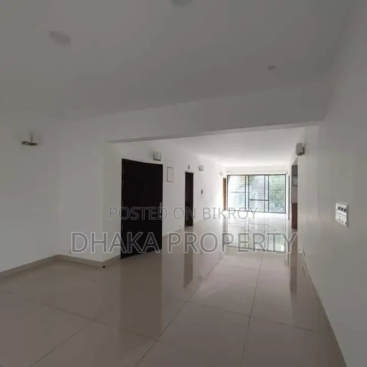 2700-Sqft Luxurious 3-Beded Apartment Rent in Banani