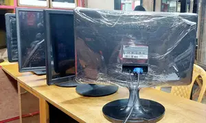 1️⃣9️⃣ inch Samsung {Made in Malaysia} Led Monitor With Replace Warranty