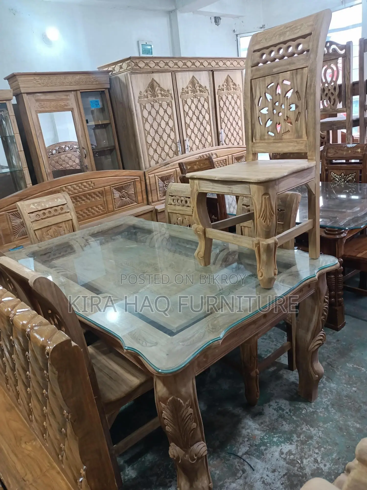 Victoria Dining Table 10% Discount