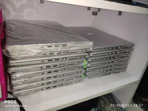 HP 840 G6 core i7 8gen: with Radeon graphics card