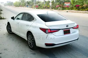 Lexus ES 300H LUXURY S CLASS 2023