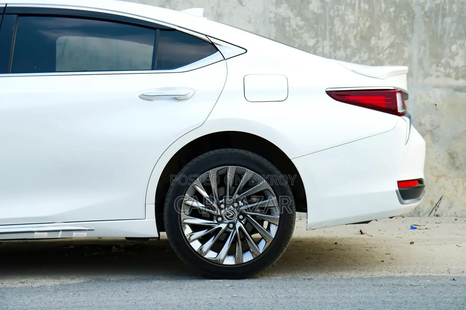 Lexus ES 300H LUXURY S CLASS 2023