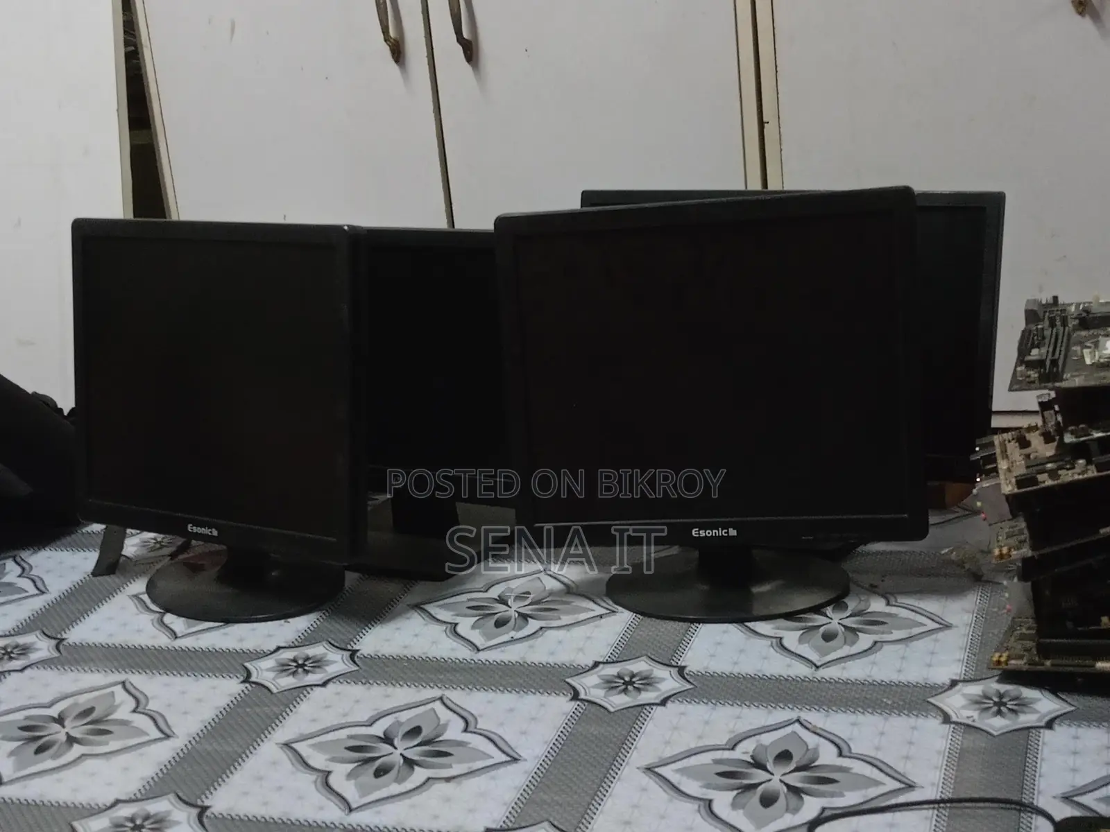 ESONIC 17" FULL FRESH MONITOR