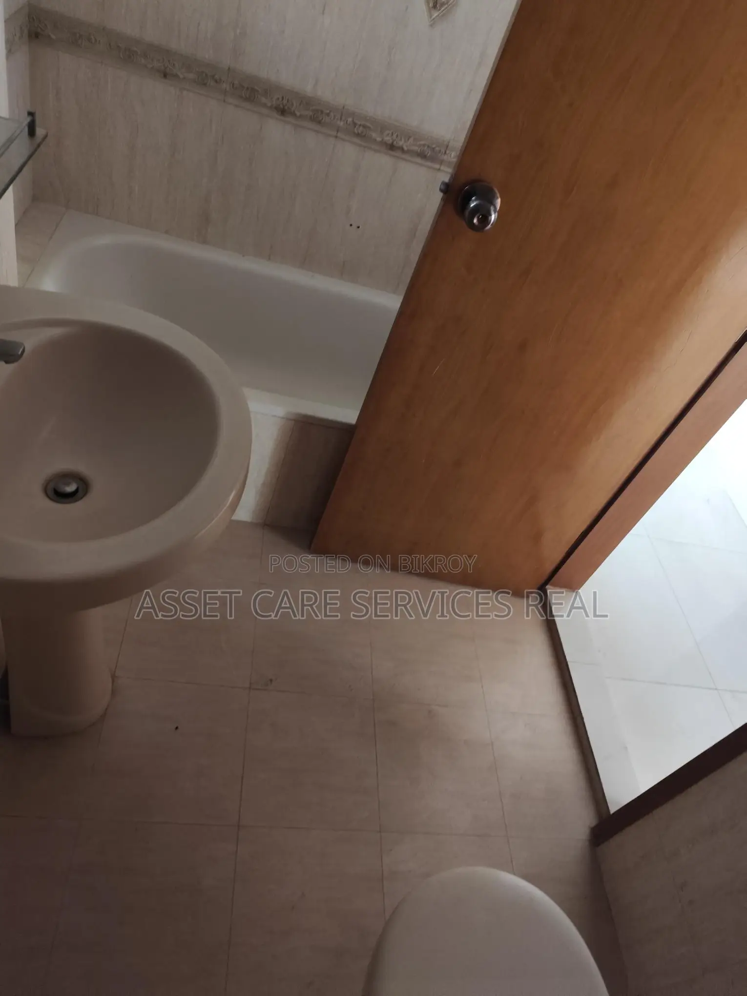 4-Bedroom Unfurnished Apartment for Rent in Gulshan-1