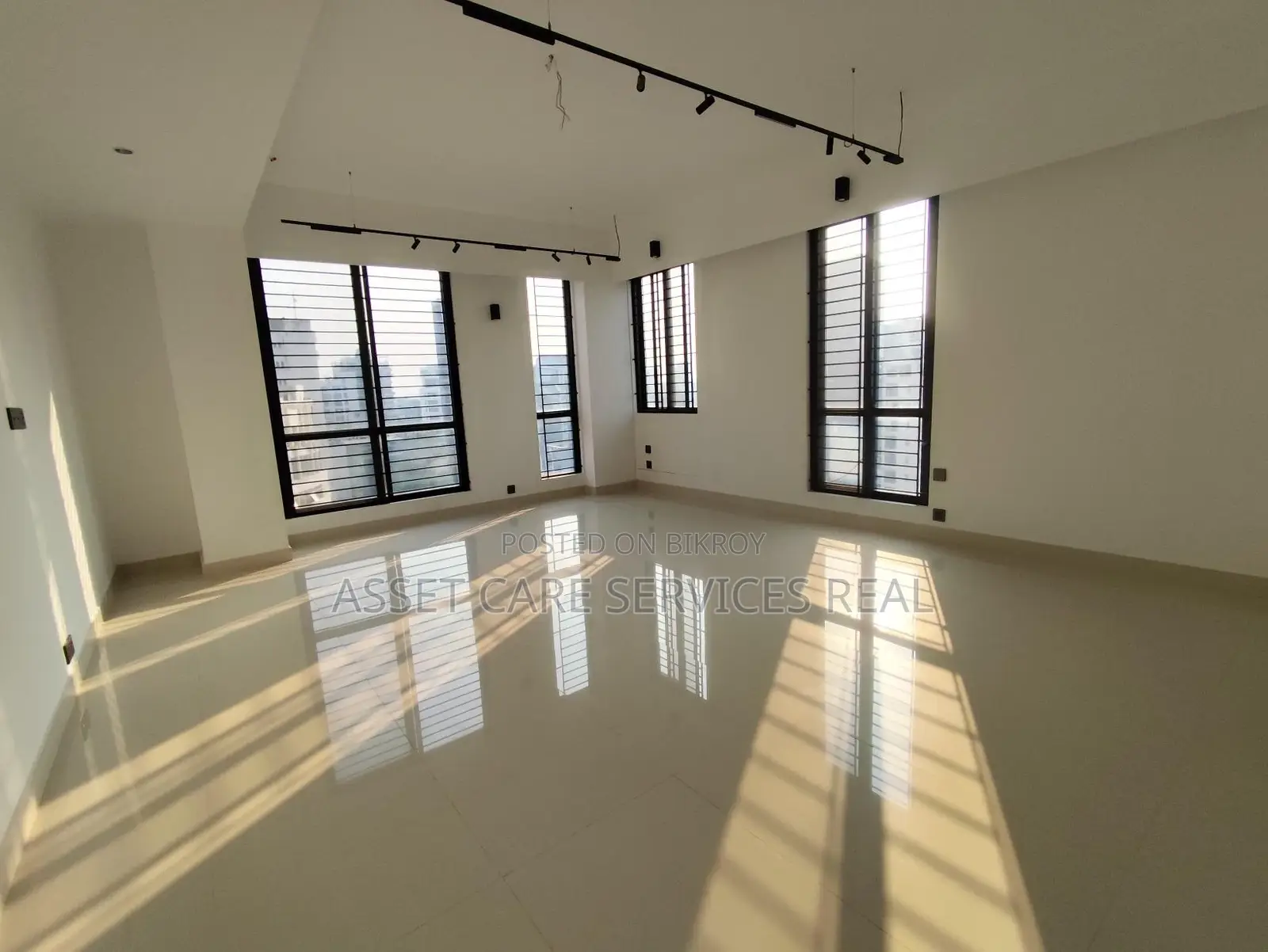 Duplex Luxurious Brand New Apartment for Rent with Swimming Pool and Gym