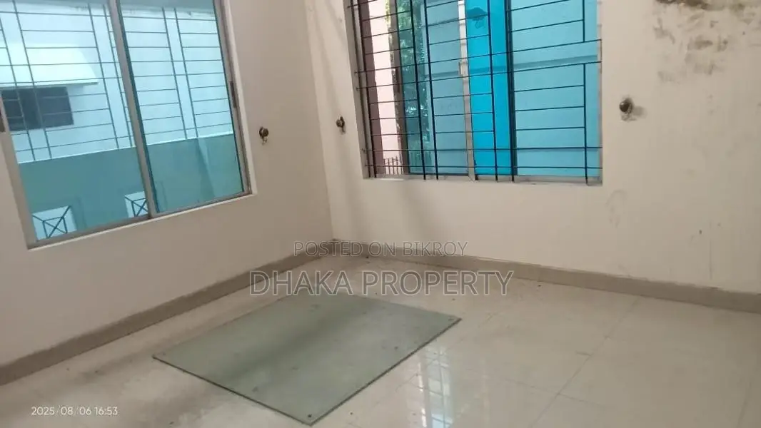 গুলশান ২ উত্তরে ৩ বেড ২৮০০ বর্গফুটের ২ পার্কিং সহ অ্যাপার্টমেন্ট ভাড়া হবে