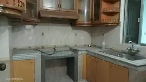 গুলশান ২ উত্তরে ৩ বেড ২৮০০ বর্গফুটের ২ পার্কিং সহ অ্যাপার্টমেন্ট ভাড়া হবে