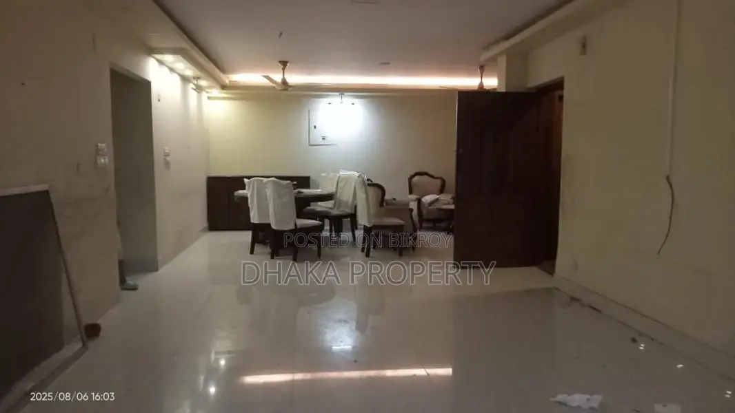 গুলশান ২ উত্তরে ৩ বেড ২৮০০ বর্গফুটের ২ পার্কিং সহ অ্যাপার্টমেন্ট ভাড়া হবে