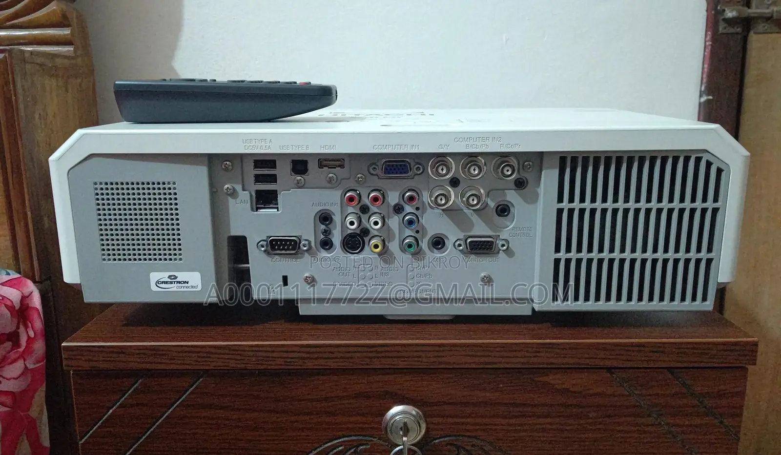 Hitachi Cp-x4022wn Brand New 4000 Lumens Projector