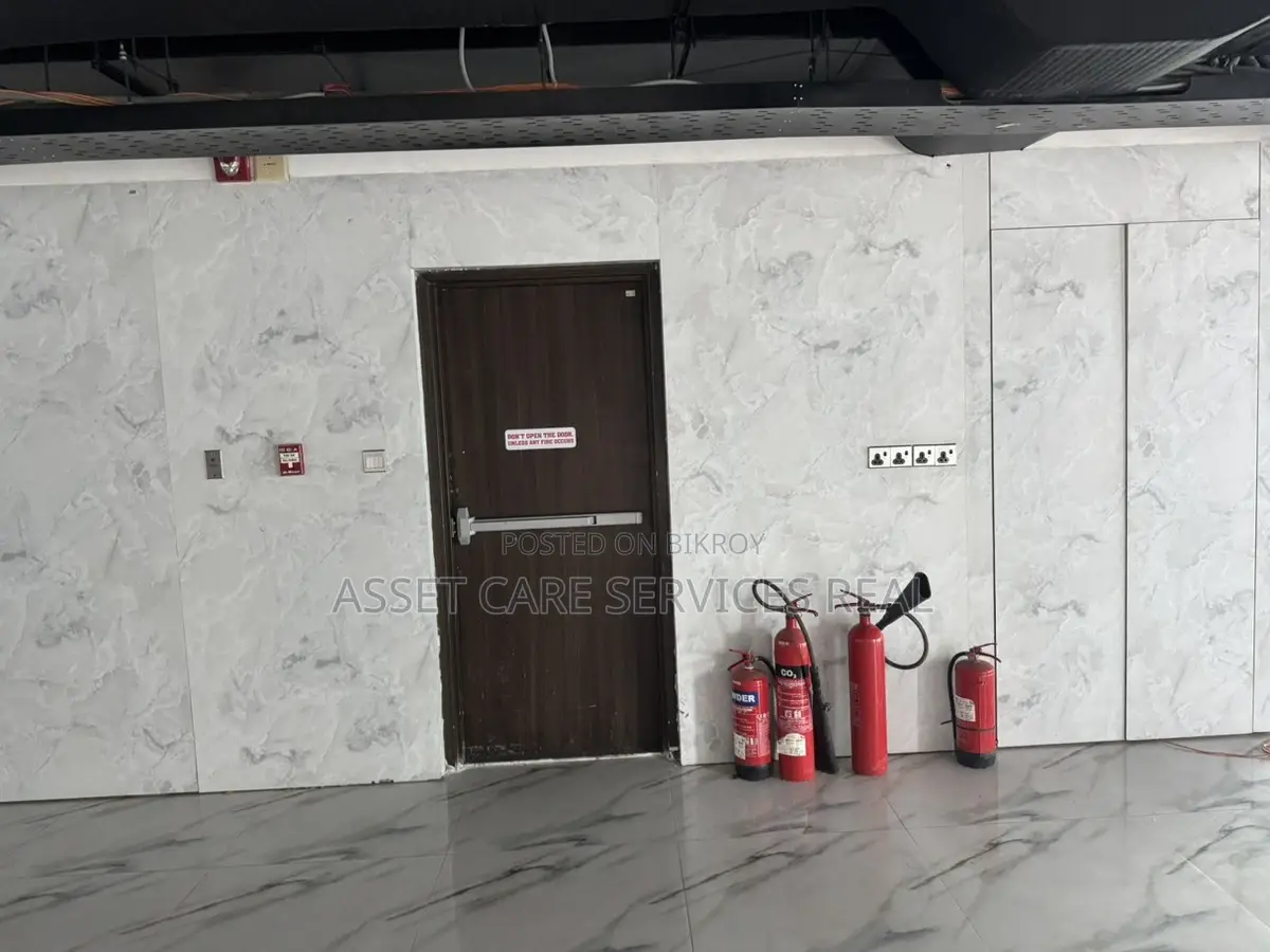 Exclusive Commercial Open Space Rent Gulshan Avenue