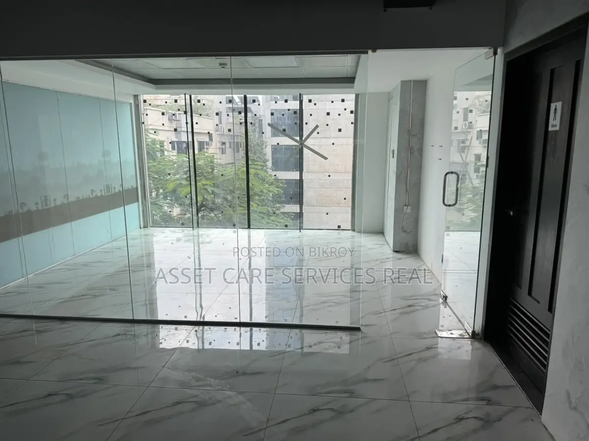 Exclusive Commercial Open Space Rent Gulshan Avenue