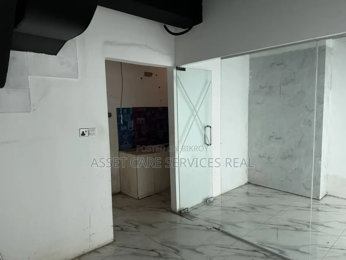 Exclusive Commercial Open Space Rent Gulshan Avenue
