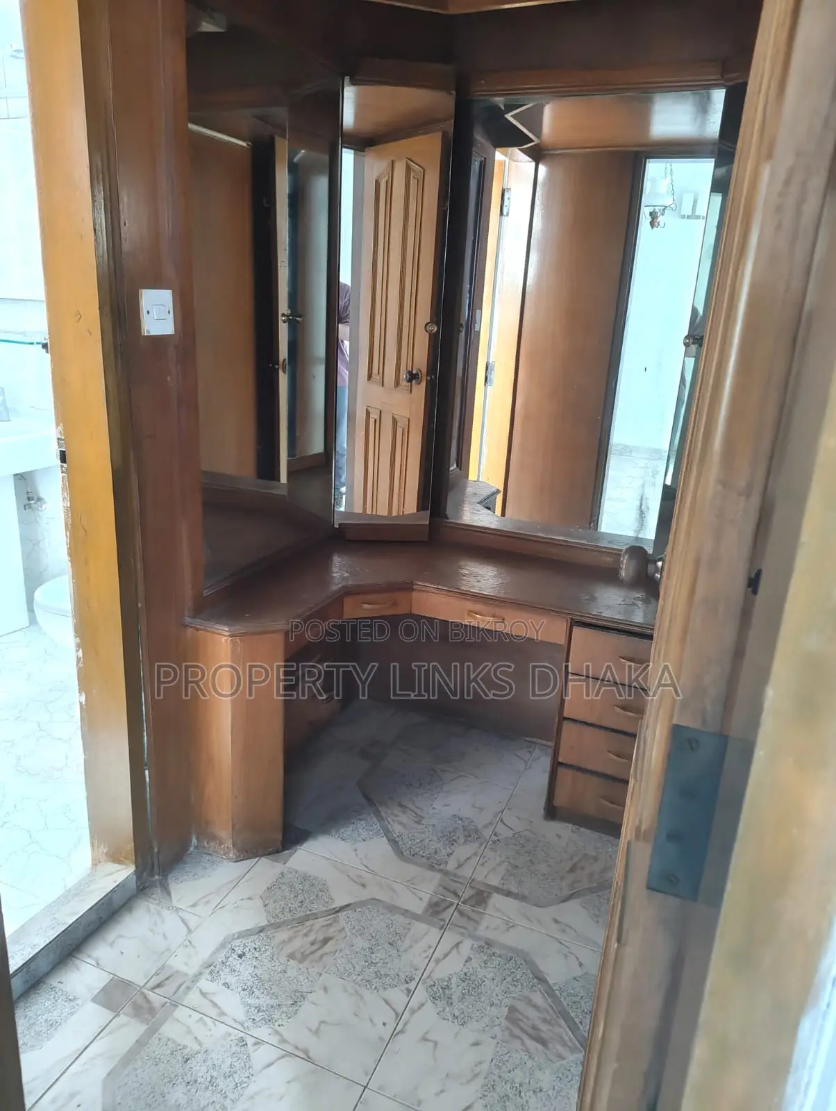 গুলশানে আনফার্নিশড ফ্ল্যাট ভাড়া হবে