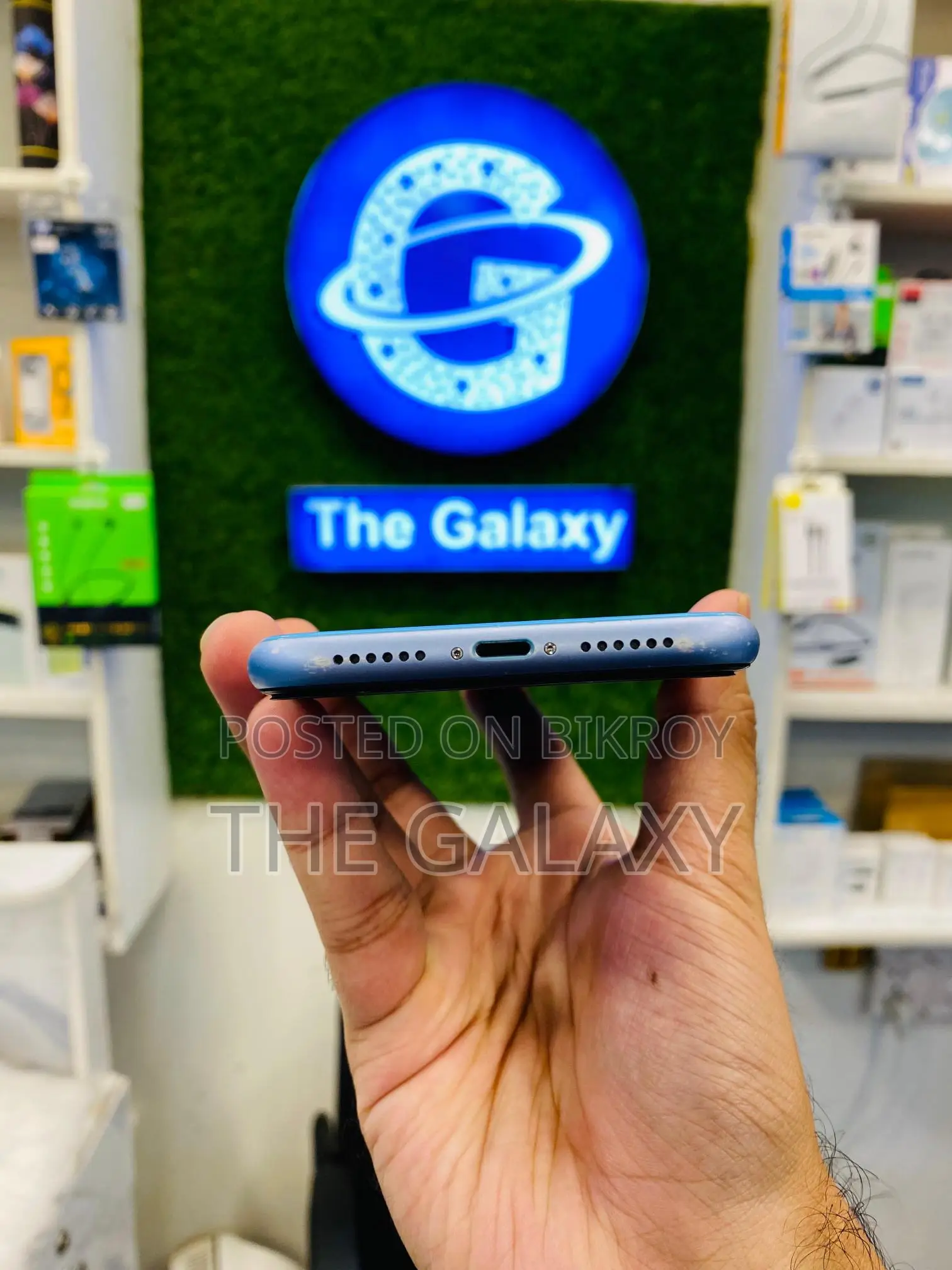 Apple iPhone XR 128 Gb (Used)