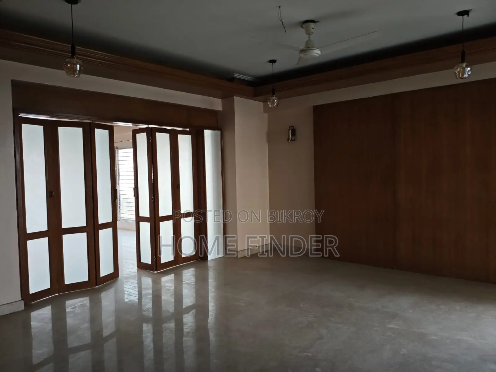 গুলশানে ৩২০০ বর্গফুটের ৩ বেড সেমি-ফার্নিশড অ্যাপার্টমেন্ট ভাড়া