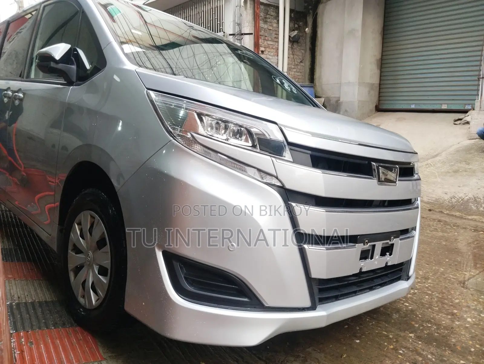 Toyota Noah NON HYBRID PACKAGE 2021