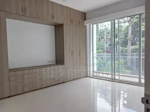 বারিধারা ডিপ্লোম্যাটিক জোনে ৪০০০ বর্গফুটের সেমি-ফার্নিশড বিলাসবহুল অ্যাপার্টমেন্ট ভাড়া হবে