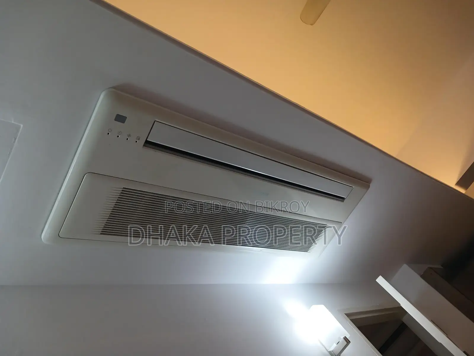 বারিধারা ডিপ্লোম্যাটিক জোনে ৪০০০ বর্গফুটের সেমি-ফার্নিশড বিলাসবহুল অ্যাপার্টমেন্ট ভাড়া হবে