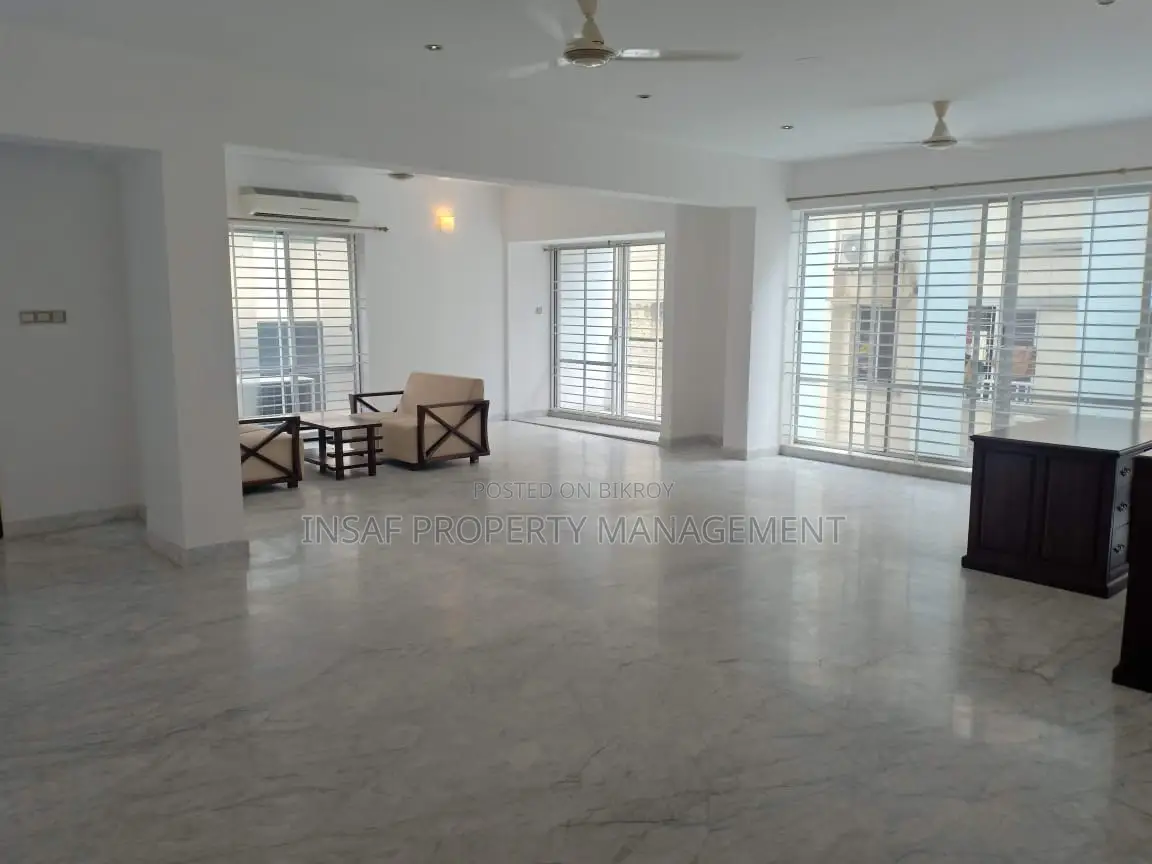 গুলশানে বিক্রয়ের জন্য ৪ বেডরুমের অ্যাপার্টমেন্ট
