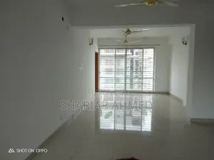 গুলশানে আনফার্নিশড ৩ বেডরুমের ২৪০০ বর্গফুটের অ্যাপার্টমেন্ট ভাড়ার জন্য