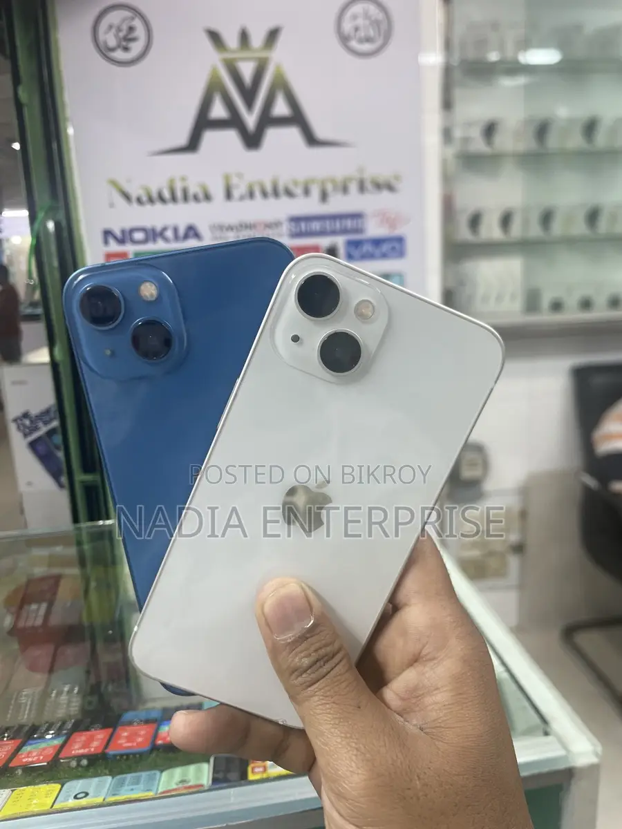 Apple iPhone 13 . (Used)