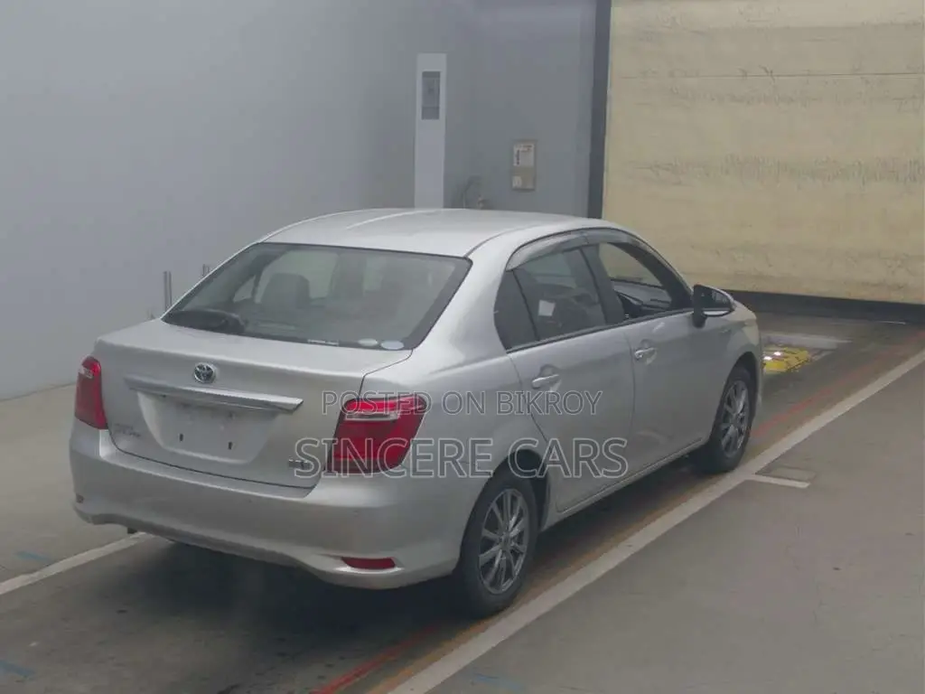 Toyota Axio EX PKG HYB 4 POINT 2020