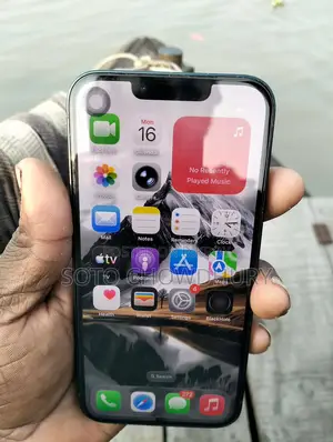 Apple iPhone 14 (Used)