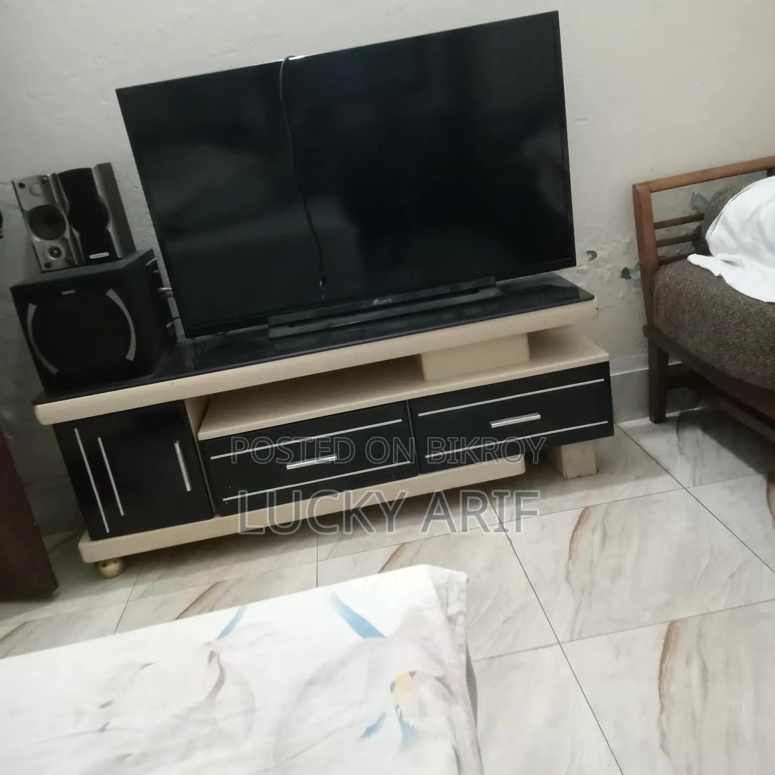 চাইনিজ টিভি স্ট্যান্ড