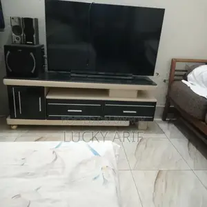 চাইনিজ টিভি স্ট্যান্ড