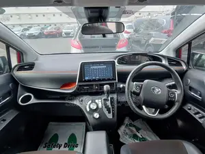 Toyota Sienta G QUERO PKG HYB 2022