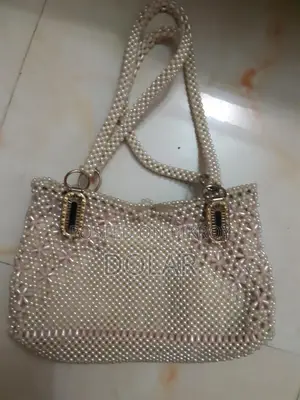 Puti Hand Ladies Bag