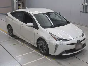 Toyota Prius S Touring selection 2020