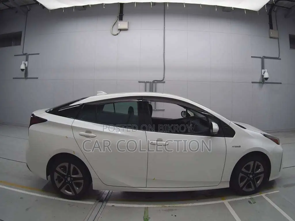Toyota Prius S Touring selection 2020
