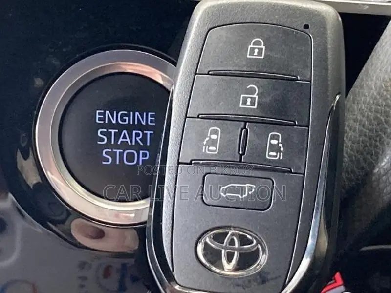 Toyota Voxy Hybrid S-Z 2022