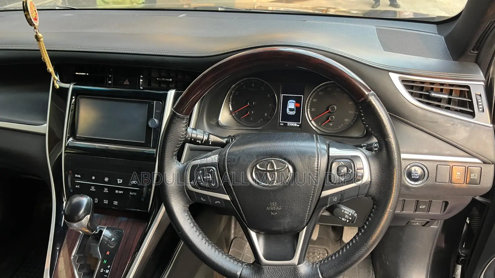 Toyota Harrier Premium 2014