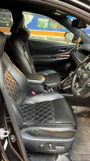Toyota Harrier Premium 2014