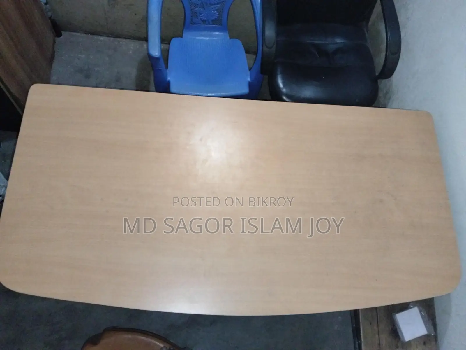 মেলামাইন বোর্ডের টেবিল