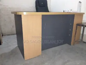 মেলামাইন বোর্ডের টেবিল