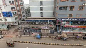 Shop for rent urgently, adjacent to the main road