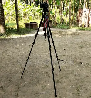 Canon 200d Dslr + 85mm Prime Lens