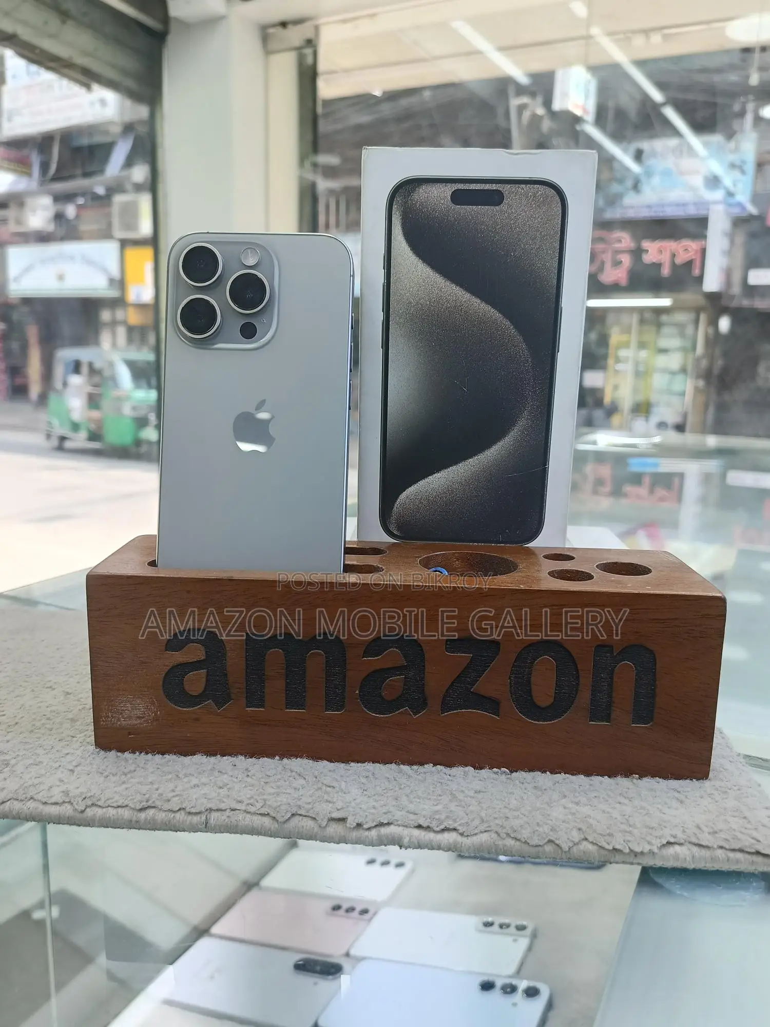 Apple iPhone 15 Pro 128 GB (Full Box) (Used)