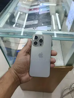 Apple iPhone 15 Pro 128 GB (Full Box) (Used)