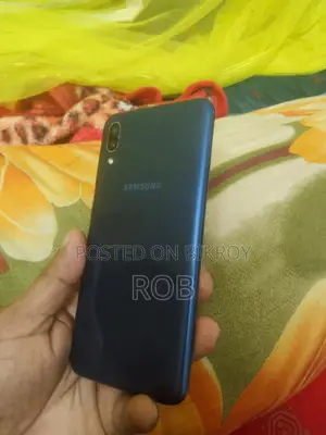 Samsung Galaxy M10 4G 2/32 GB (Used)