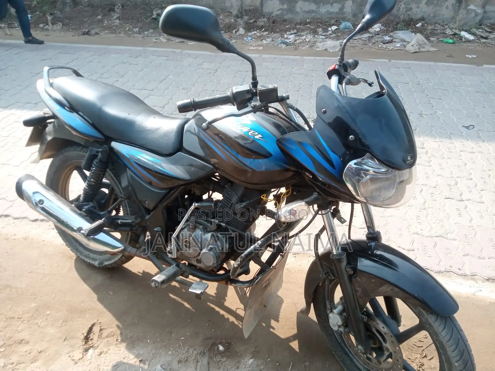 Bajaj Discover 150 2016