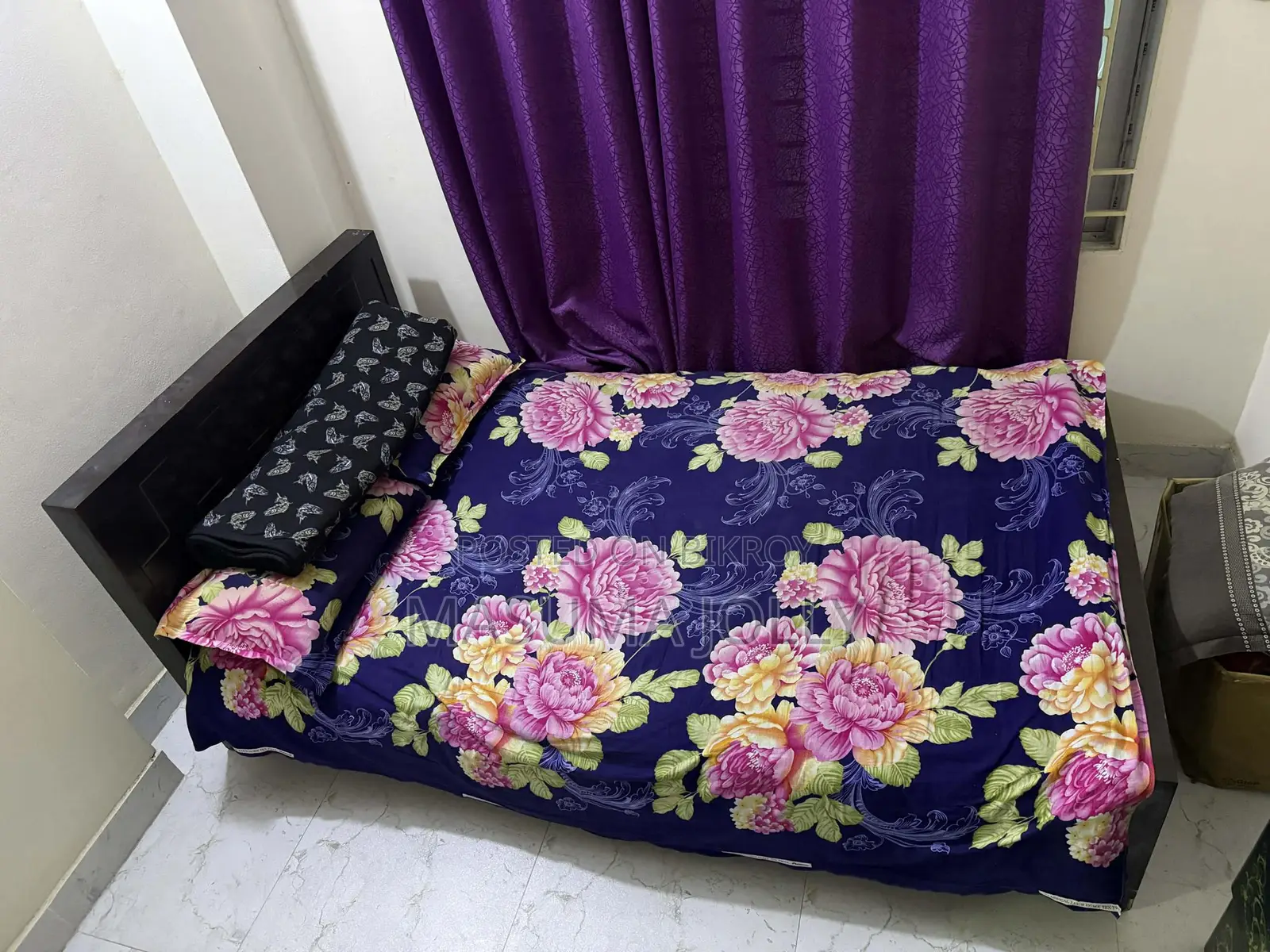 Selling a Bed and Sofa