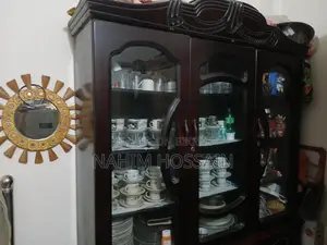 শোকেস