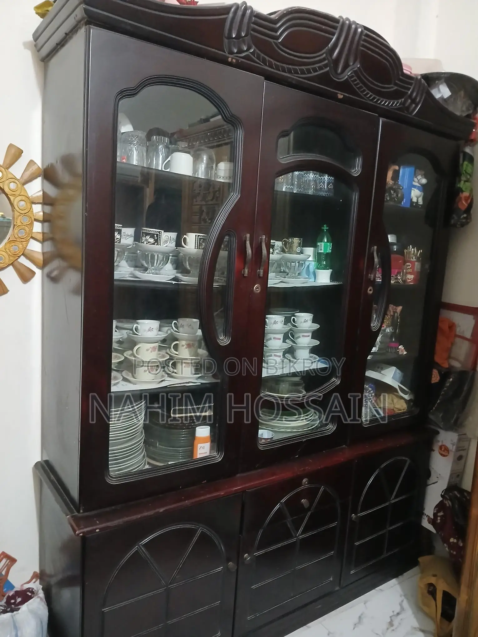 শোকেস